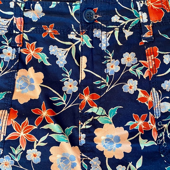 ST. JOHN'S BAY Navy Floral Skort - Picture 3 of 8